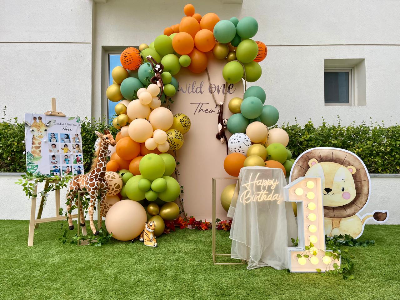 Signature Balloon Décor